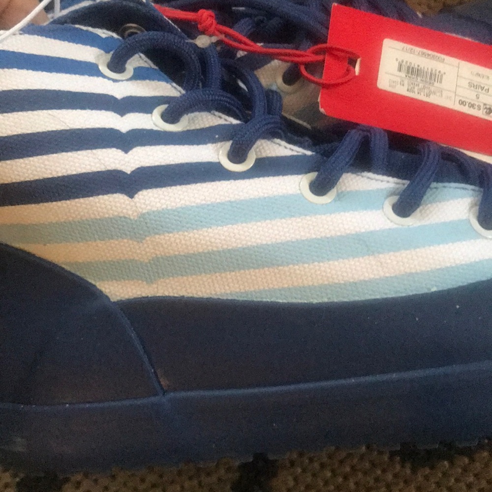 Hunter blue striped sneakers NWT SZ 5 - Picture 1 of 3